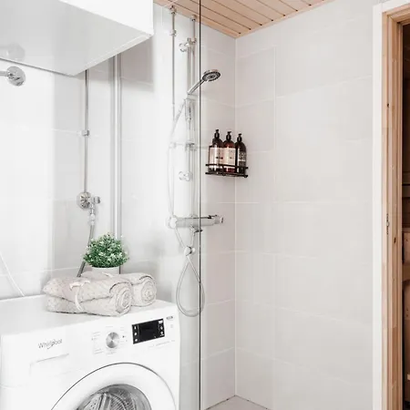 Spacious 3-bedroom With Sauna Near Centre Lägenhet